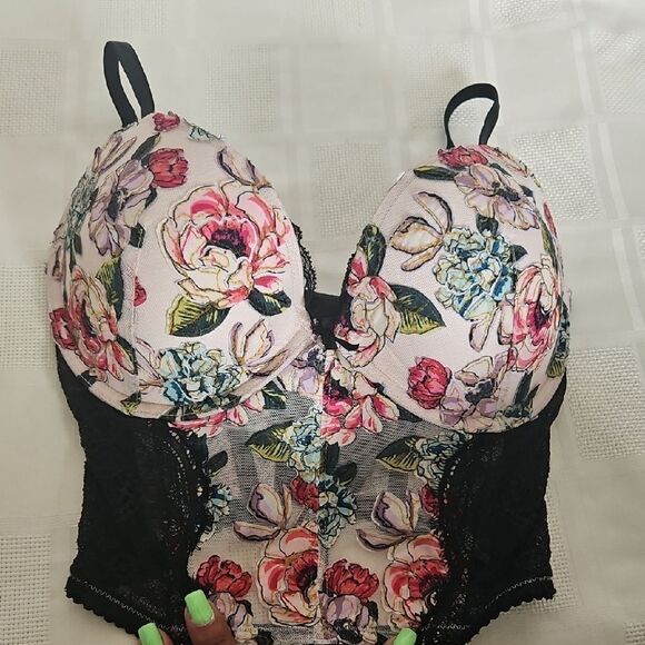 Victoria's Secret Pink and Black Floral Push-Up Bra - Picture 16 of 16
